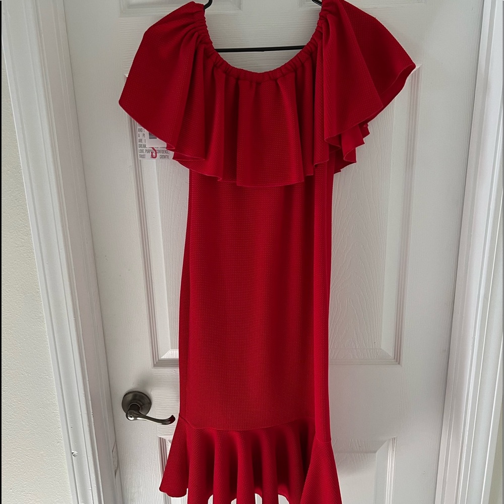 LulaRoe Red off the shoulders CiCi dress! Sz Small fits like a medium!